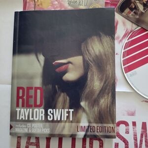 Taylor Swift Limited Edition RED CD Poster Guitar Picks Magazine Complete Set